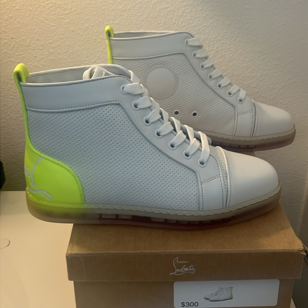Christian Louboutin Fun Louis Flat 'White Flo” Sneaker a neon yellow